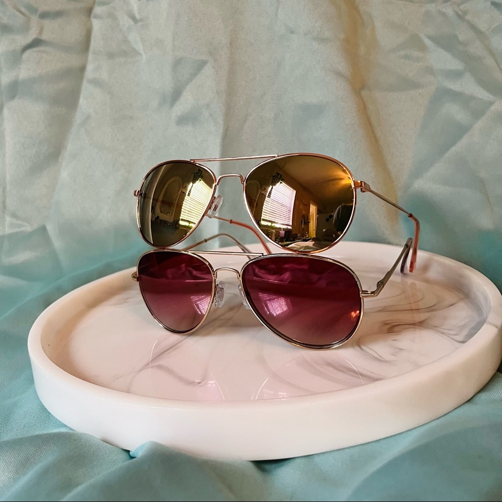 2 aviator sunglasses